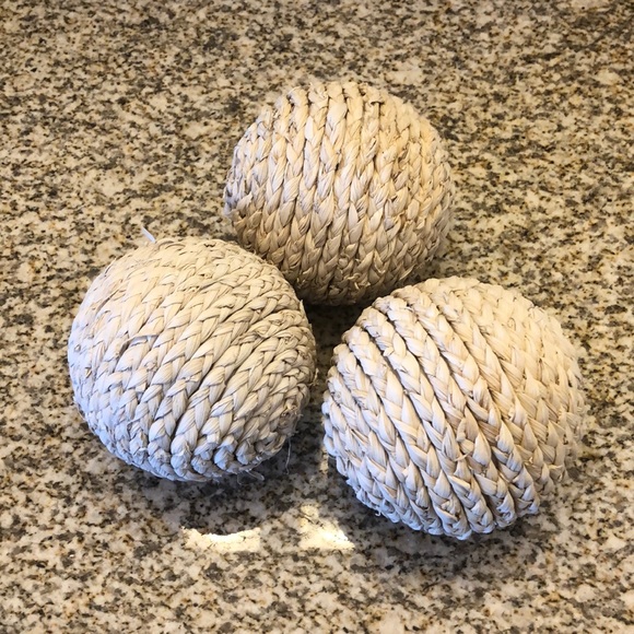 Pier 1 Other - NEW Pier 1 White Seagrass Decorative Orbs, Spheres